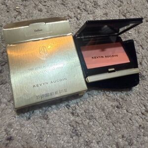 Kevyn Aucoin Blush in Soft Pink